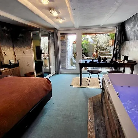 La Bergerie Du Miravidi Bed & Breakfast *