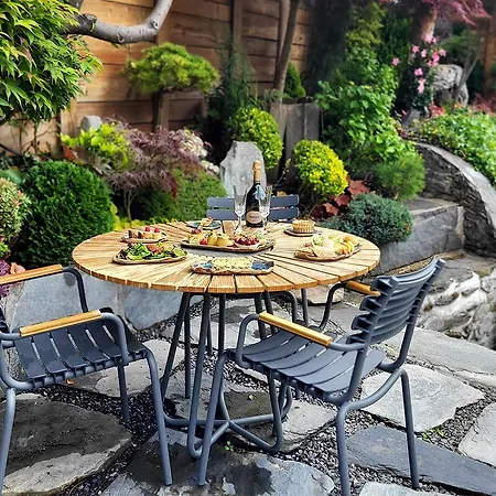 La Bergerie Du Miravidi Bed & Breakfast